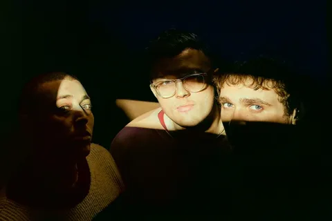 Feel "hopeless, embarrassed and mind-numbed" with MOULD's new single 'Float'