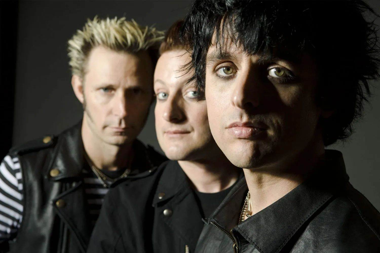 'Bang Bang' sounds like "early, punky Green Day", reports say