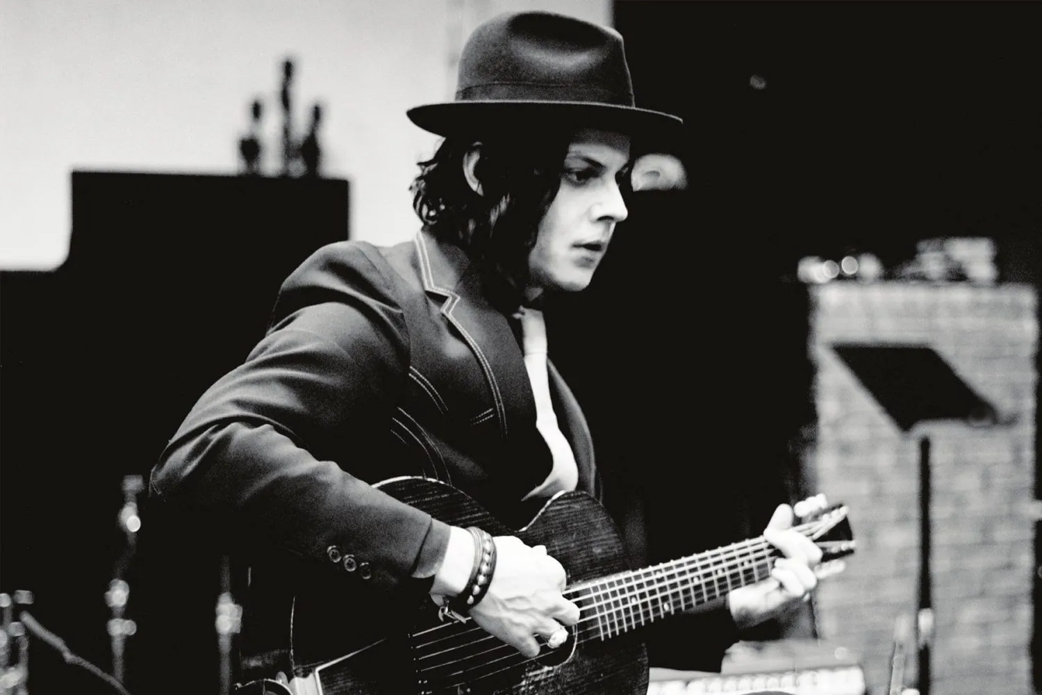 Watch Jack White doing 'We're Going To Be Friends' on the tellybox and try not to miss The White Stripes