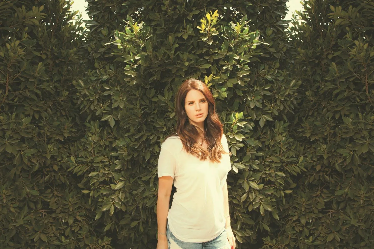 Check out Lana Del Rey demo 'Super Movie'