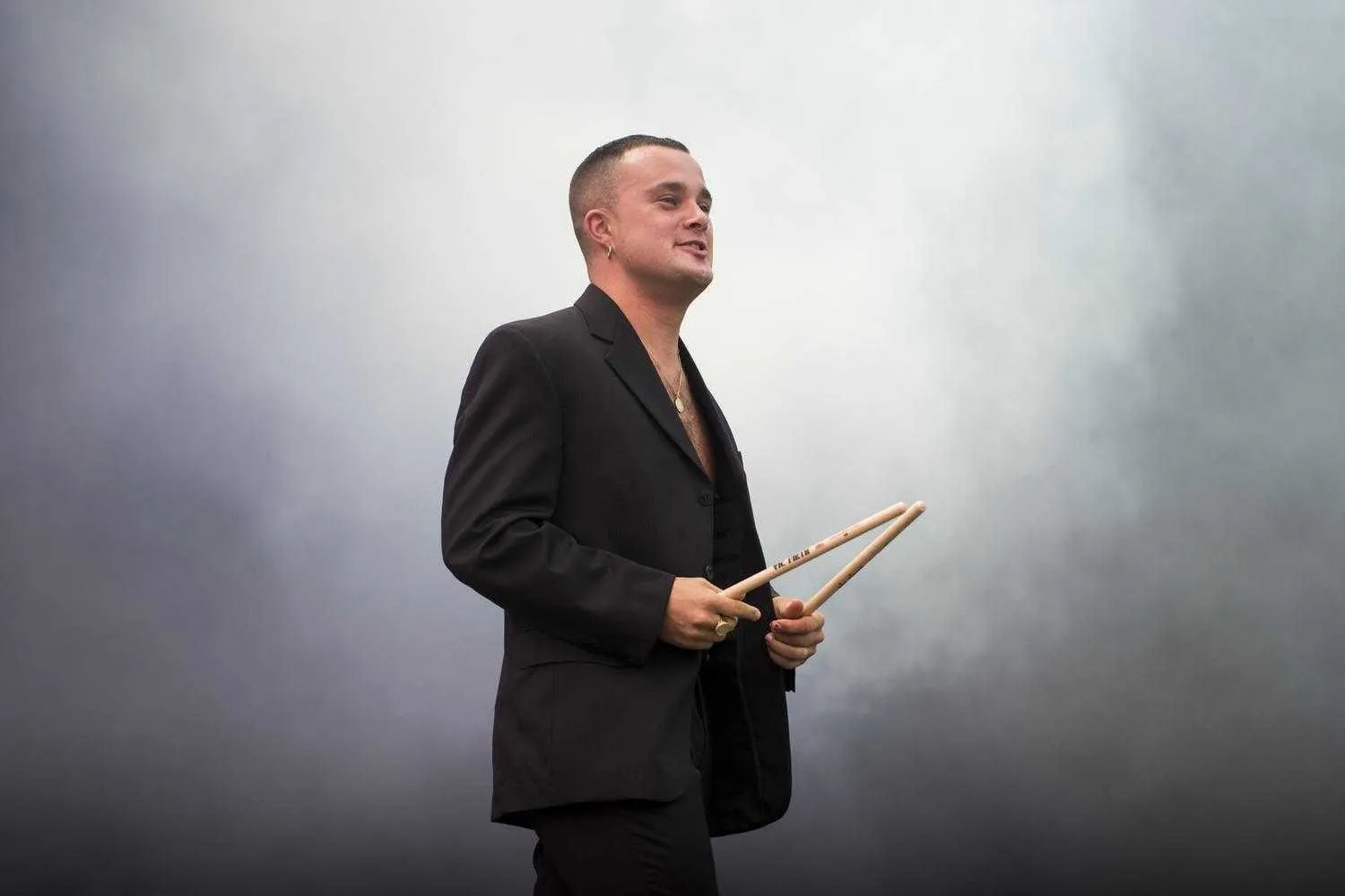 Slaves to play a string of tiny shows this September