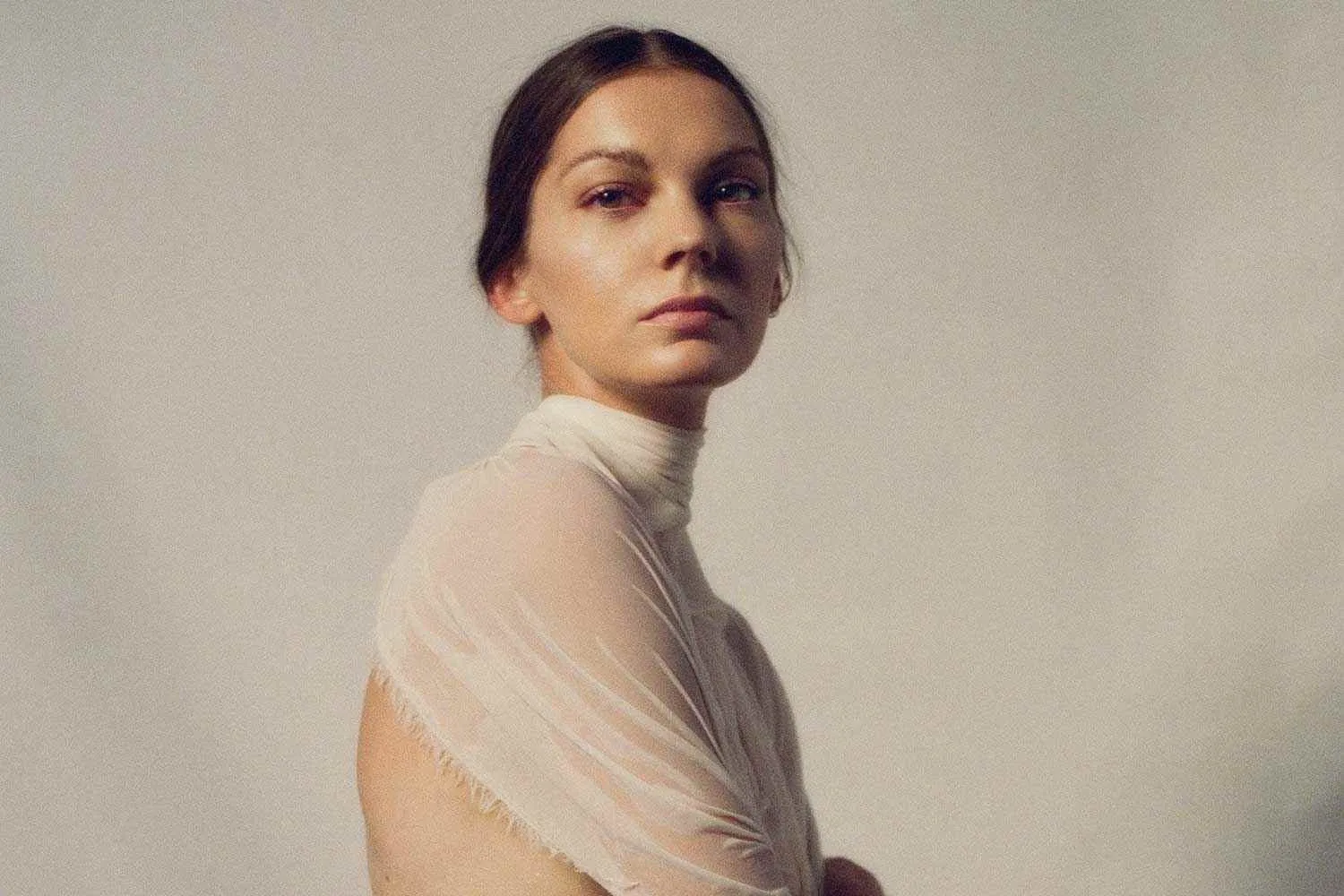 Rosie Lowe's latest track 'Mango' is a new take on Adam and Eve