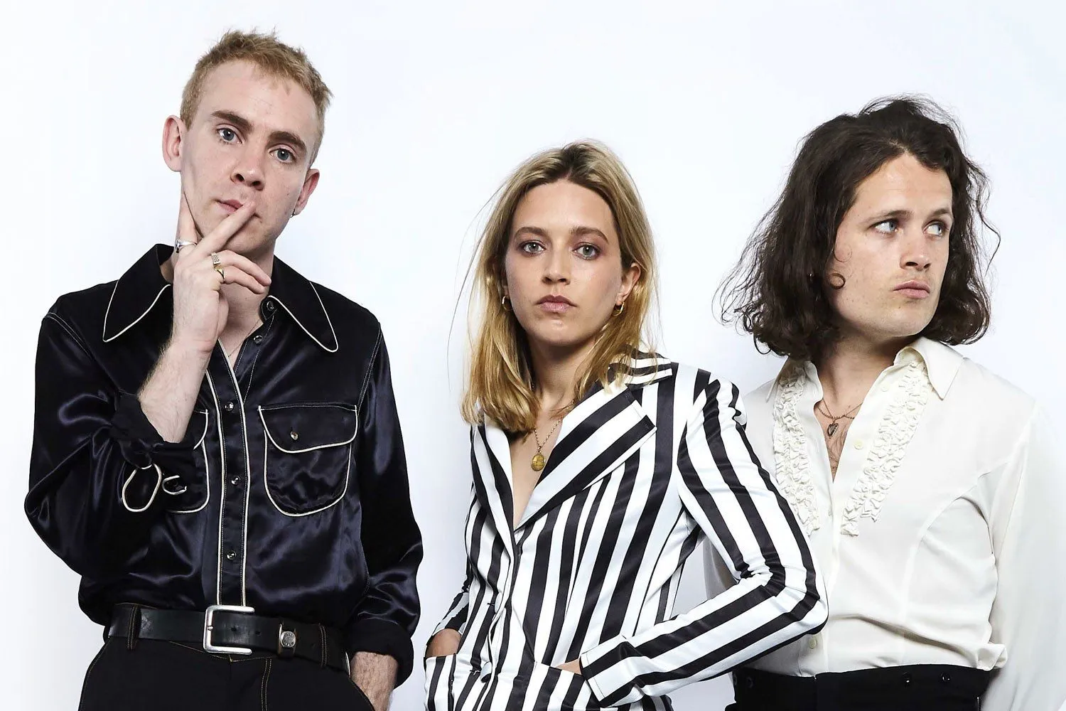 whenyoung have announced their debut album ‘Reasons To Dream’, and it’s coming next month