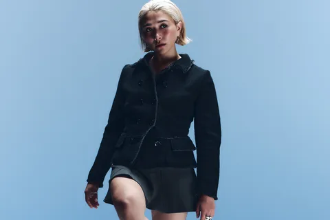 Miso Extra laments a one-sided crush in her new single 'Good Kisses', featuring Metronomy