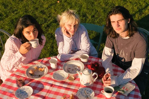 Mary In The Junkyard have dropped their final song of 2024, 'Bear Walk'