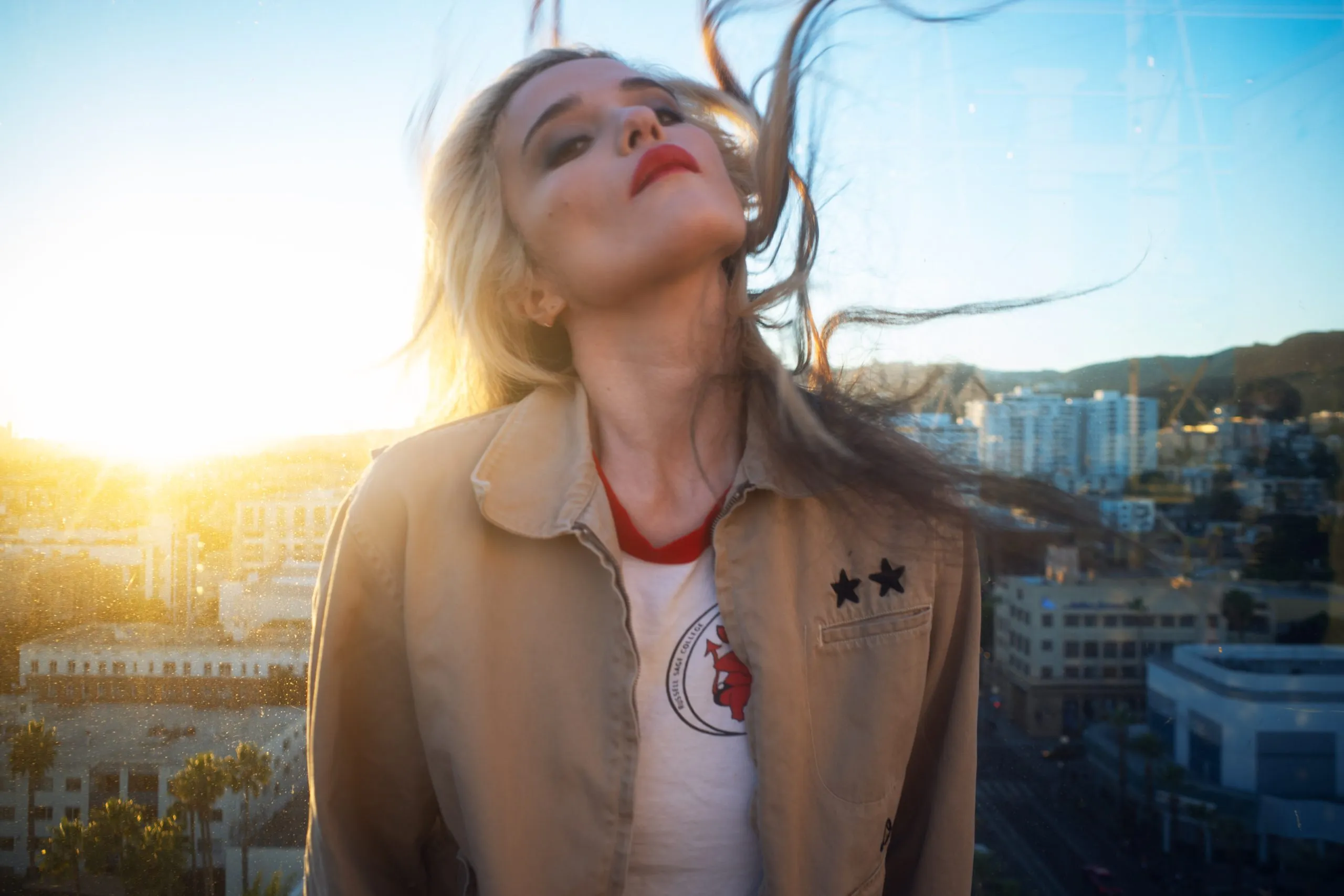 Sky Ferreira has dropped a new song, 'Leash'