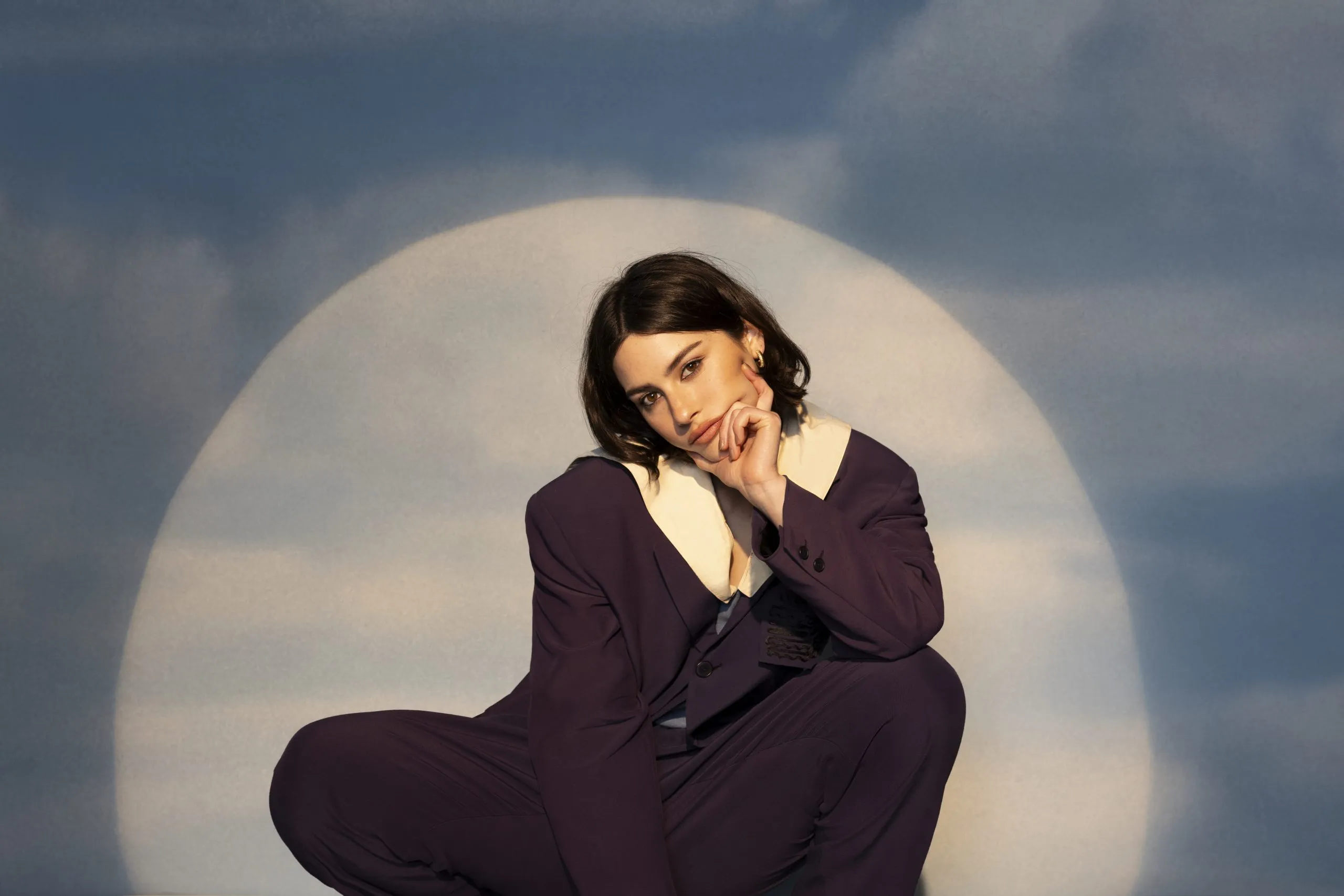 Watch Gracie Abrams perform 'That's So True' and 'I Love You, I'm Sorry' on Saturday Night Live