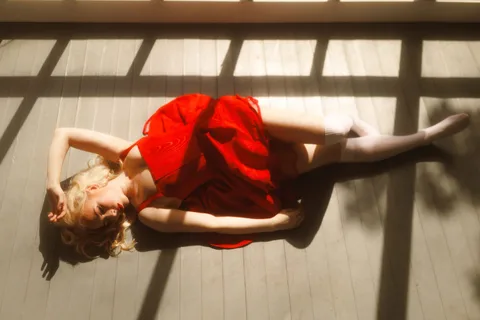 Holly Macve has shared a cover of Joni Mitchell's 'River'