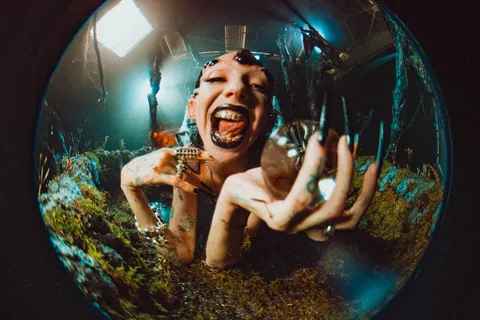 Bambie Thug sends a warning to those who have crossed them with new single 'Hex So Heavy'