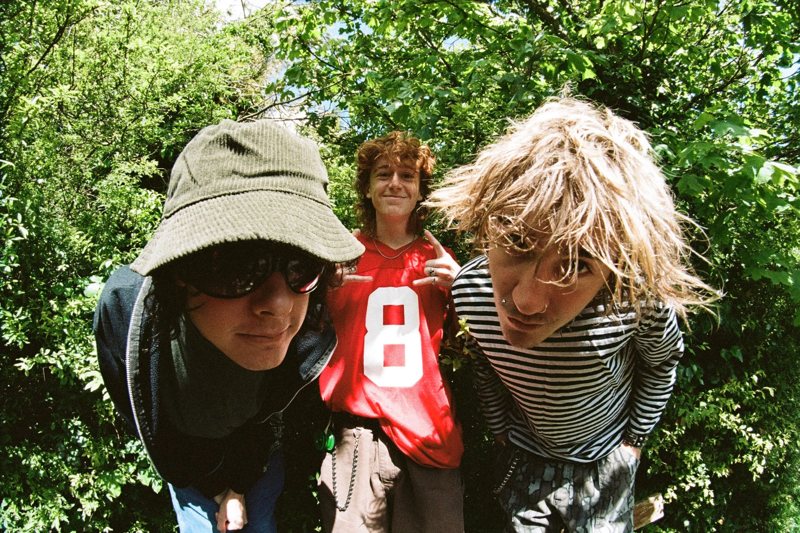 Brighton trio Bones Ate Arfa have released their debut EP 'Akimbo People' to coincide with their UK tour