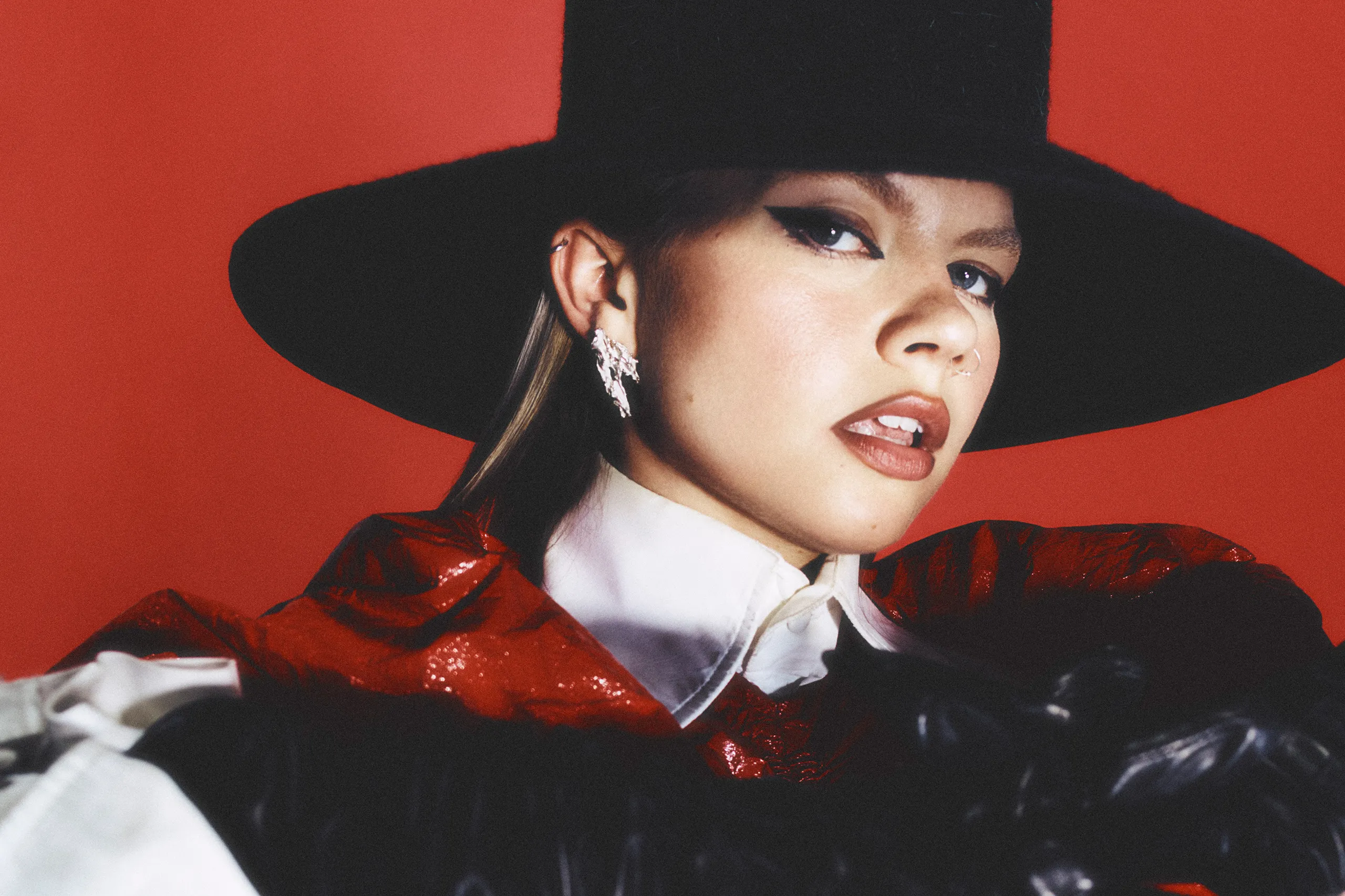 CHINCHILLA has released a new live video for her latest single, '1:5'