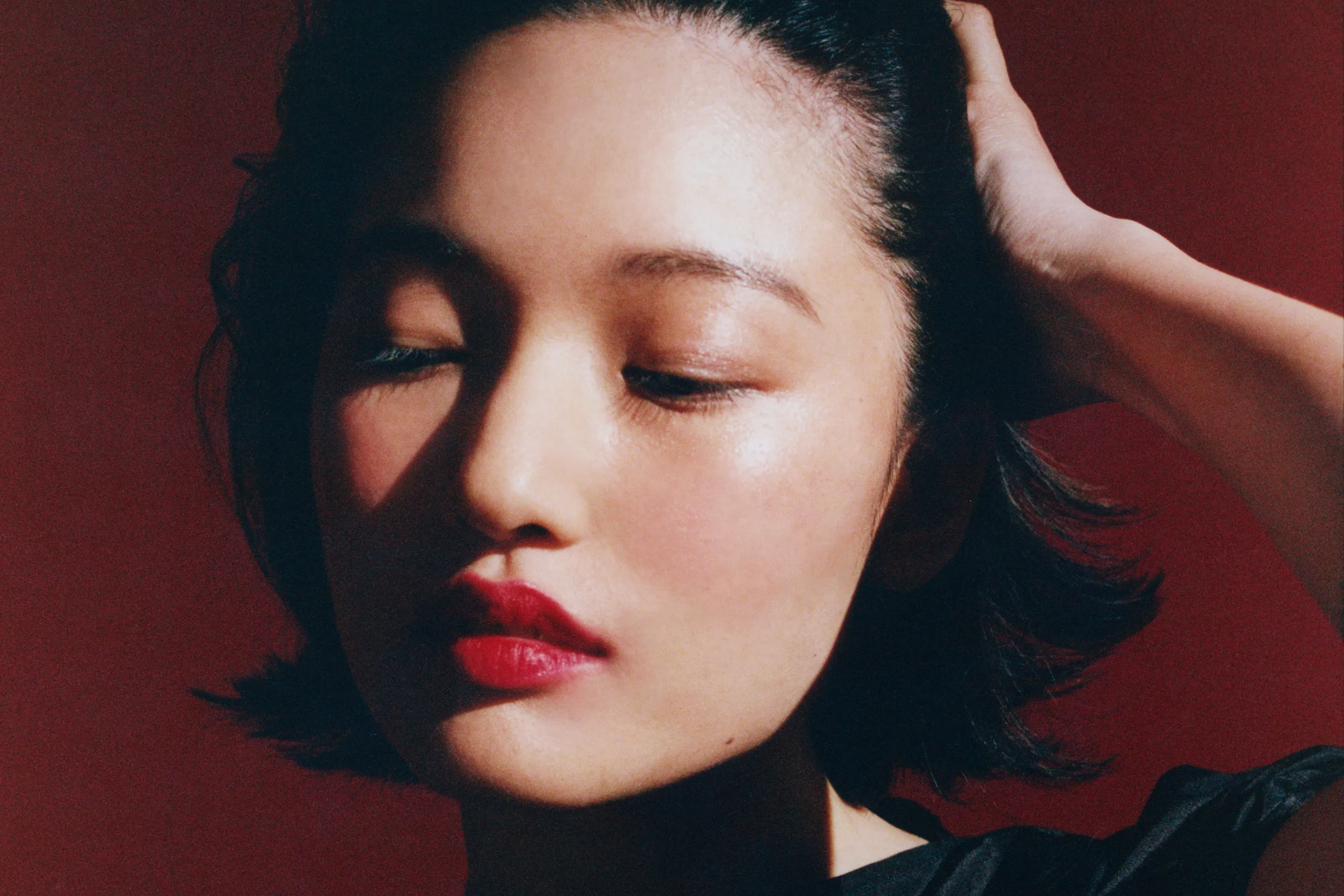 Chloe Qisha reflects on family relationships with her intimate debut single, 'VCR Home Video'