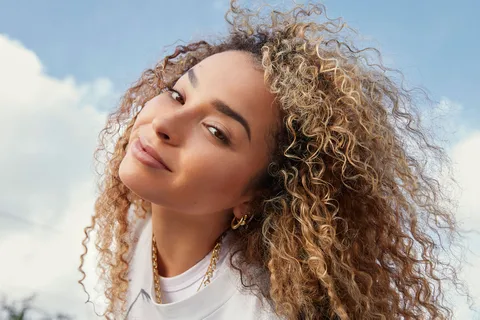 Ella Eyre has shared her new summer love song 'Domino szn', written in just one day