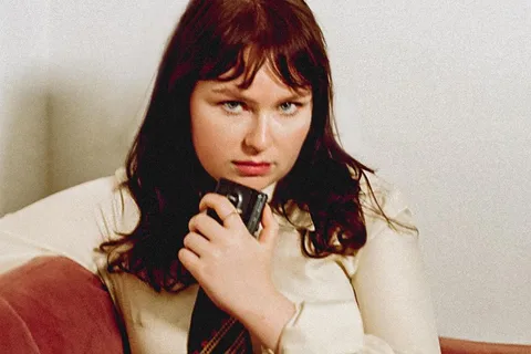 Ellie Bleach is celebrating her new EP release with a video for 'Hottest Man Alive 1995'