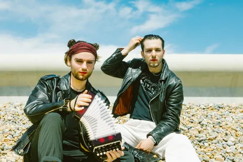 Hex Girlfriend ponder death, time and nostalgia with their new single, 'Graveyard on a Beach'