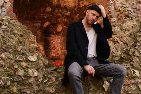 Wild Beasts' Tom Fleming is back with a heartfelt new One True Pairing single, 'Be Strong'