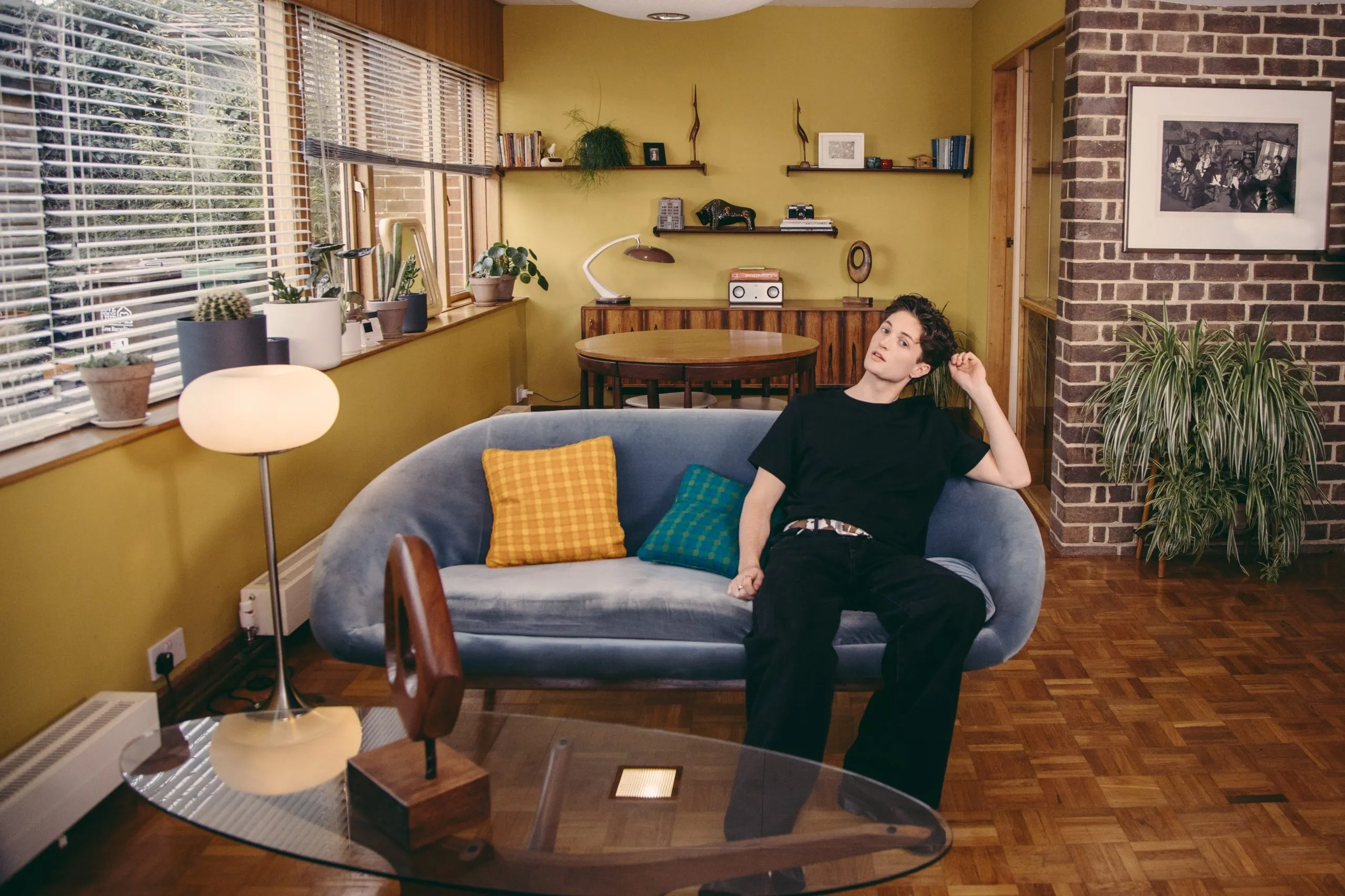 Rising pop sensation Henry Moodie has unveiled his latest single, ‘beat up car’