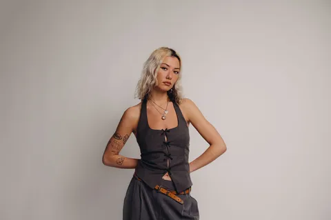 Nieve Ella has dropped her massive new single, 'Ganni Top (She Gets What She Needs)', ahead of EP 'Watch It Ache and Bleed'