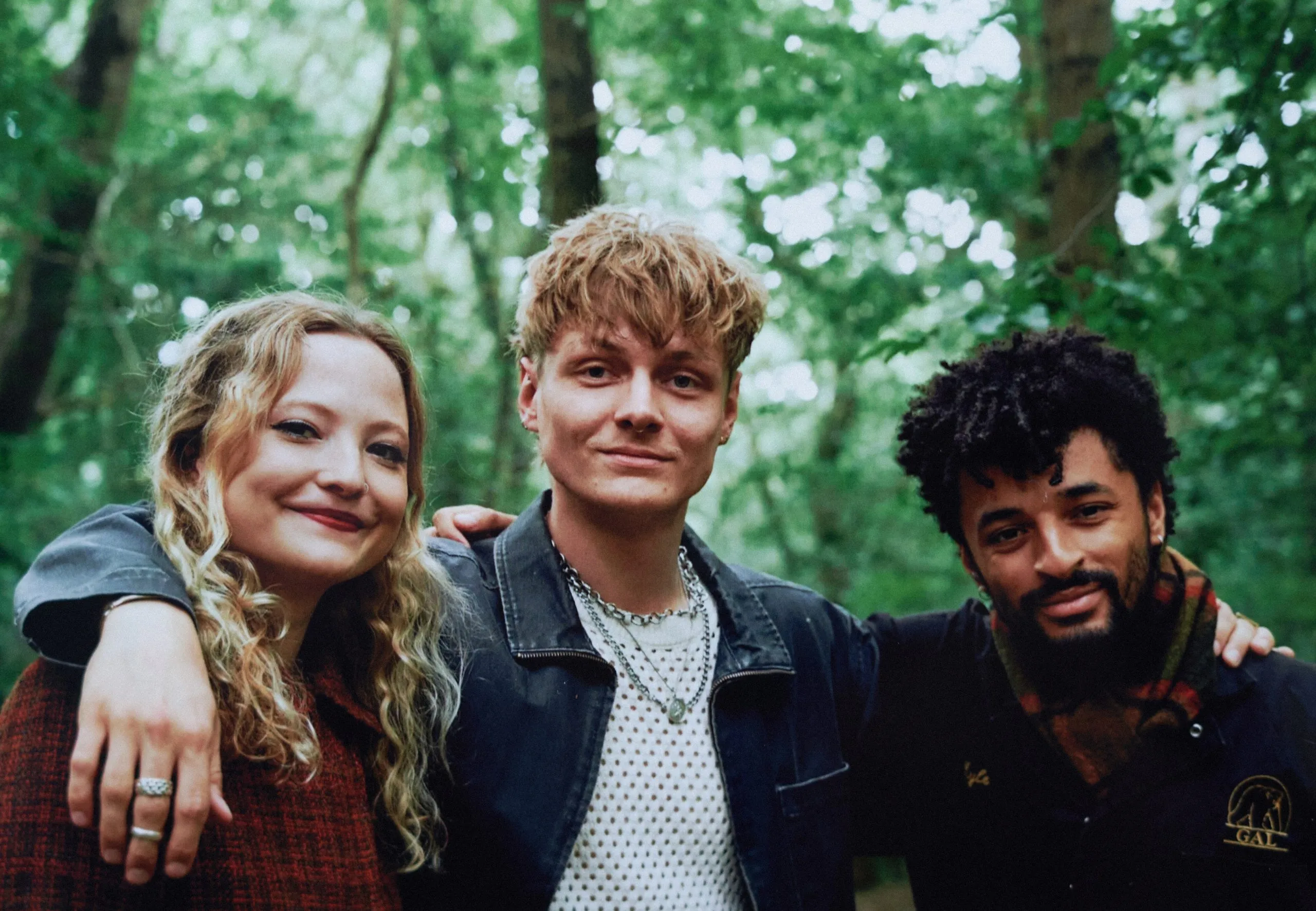 London newcomers Alien Chicks announce debut EP 'Indulging The Mobs' and release new single 'Steve Buscemi'