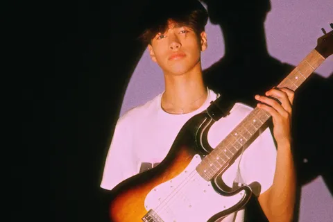 Zach Templar's feeling a bit unappreciated on his new single 'roses'