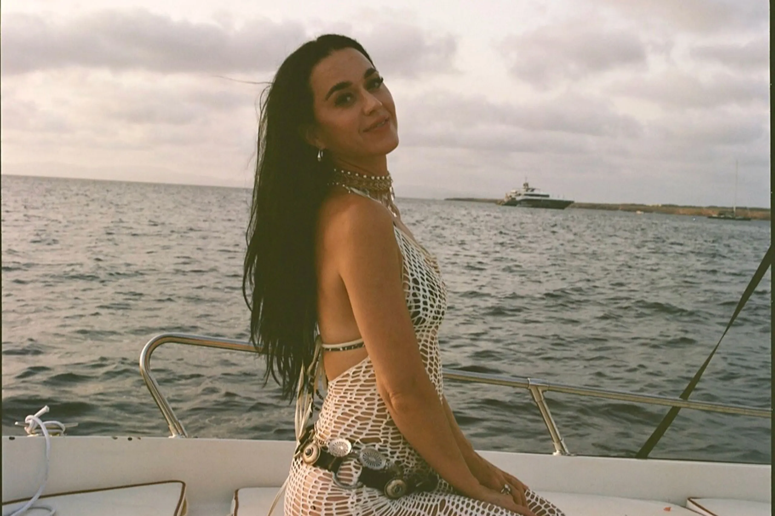 Katy Perry has released her new single 'LIFETIMES', a song about eternal love