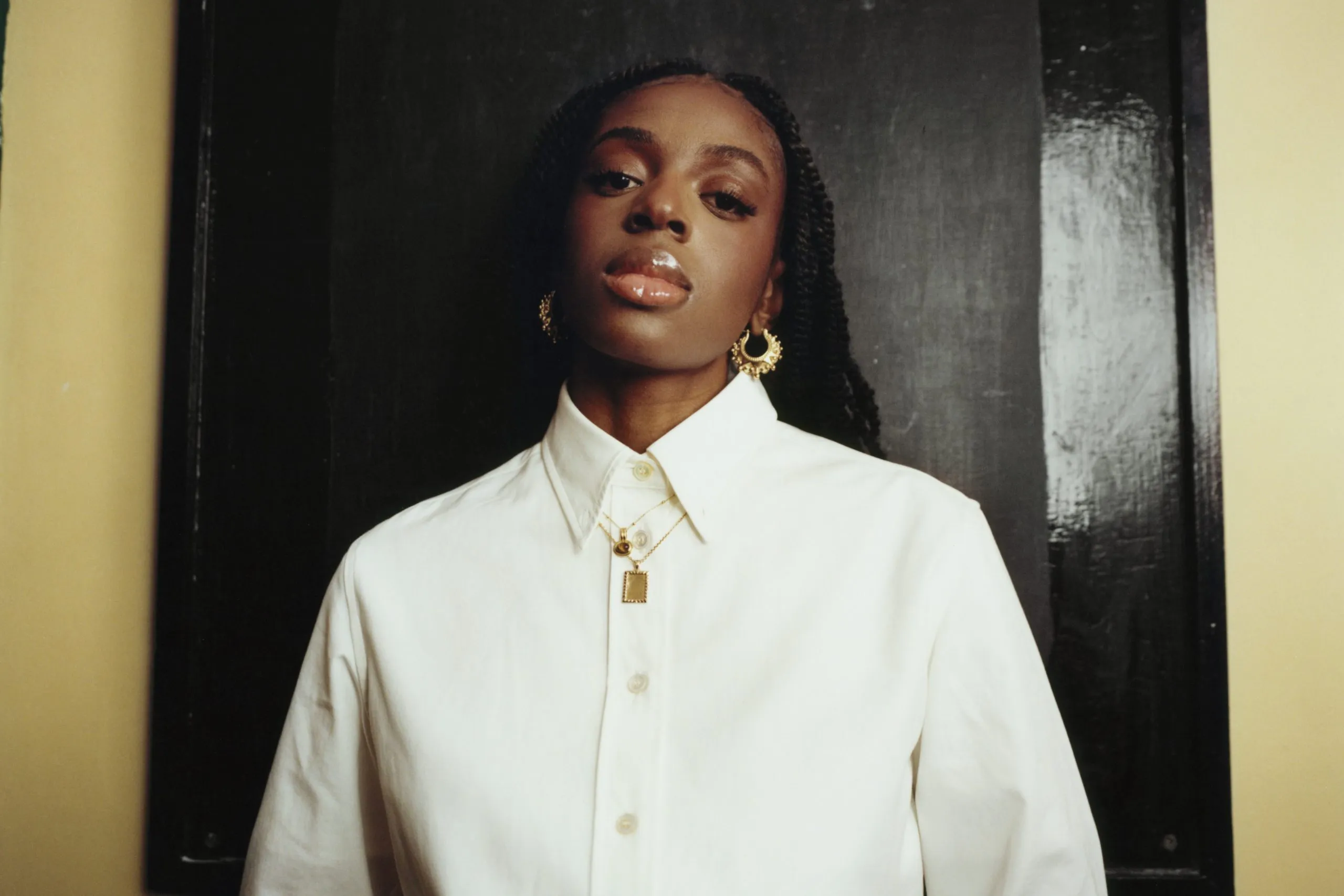 Cat Burns has shared her BBC Radio 1 Live Lounge performance, titled 'i like the way you kiss me, we could have been end game'