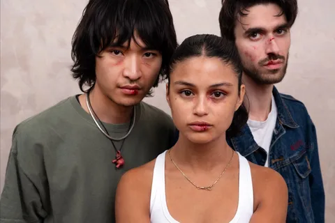 Honeyglaze resist bad habits with their fun new single, 'Pretty Girls'