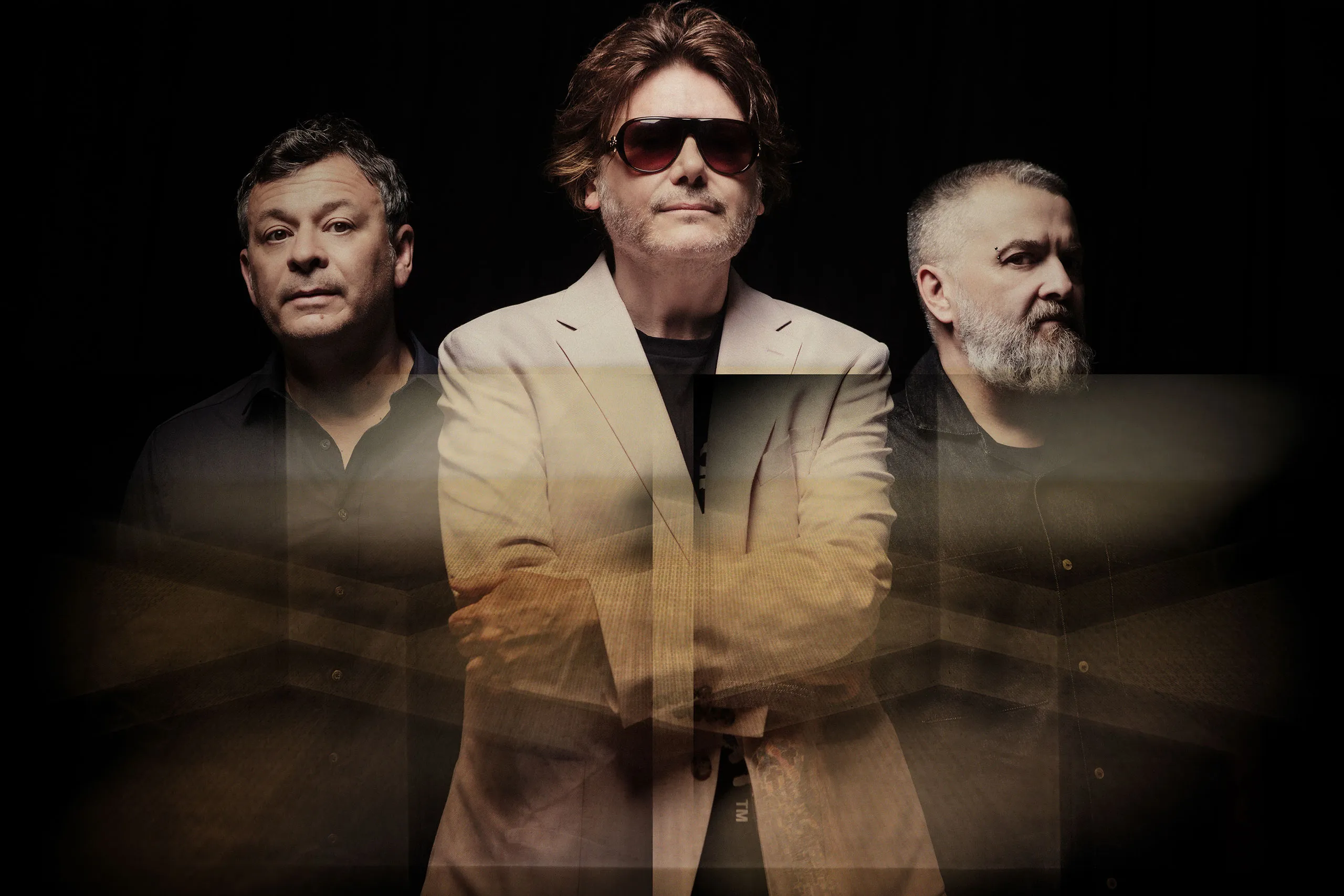 Manic Street Preachers have dropped a new single, 'Decline & Fall'