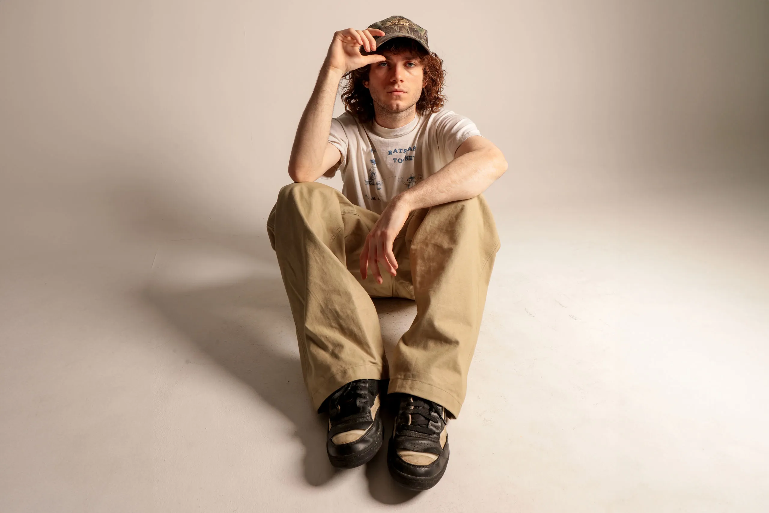 rouri404 announces new EP 'crows' and releases reflective single 'skin'