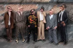 Warmduscher announce new album 'Too Cold To Hold' and share 'Fashion Week'