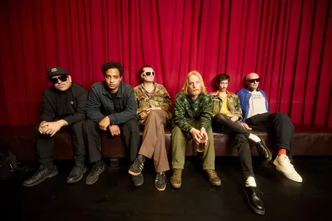 Warmduscher are fighting back with their new track 'Staying Alive'