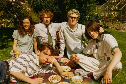 Welly have a nosy over the garden fence for their new single, 'Deere John'