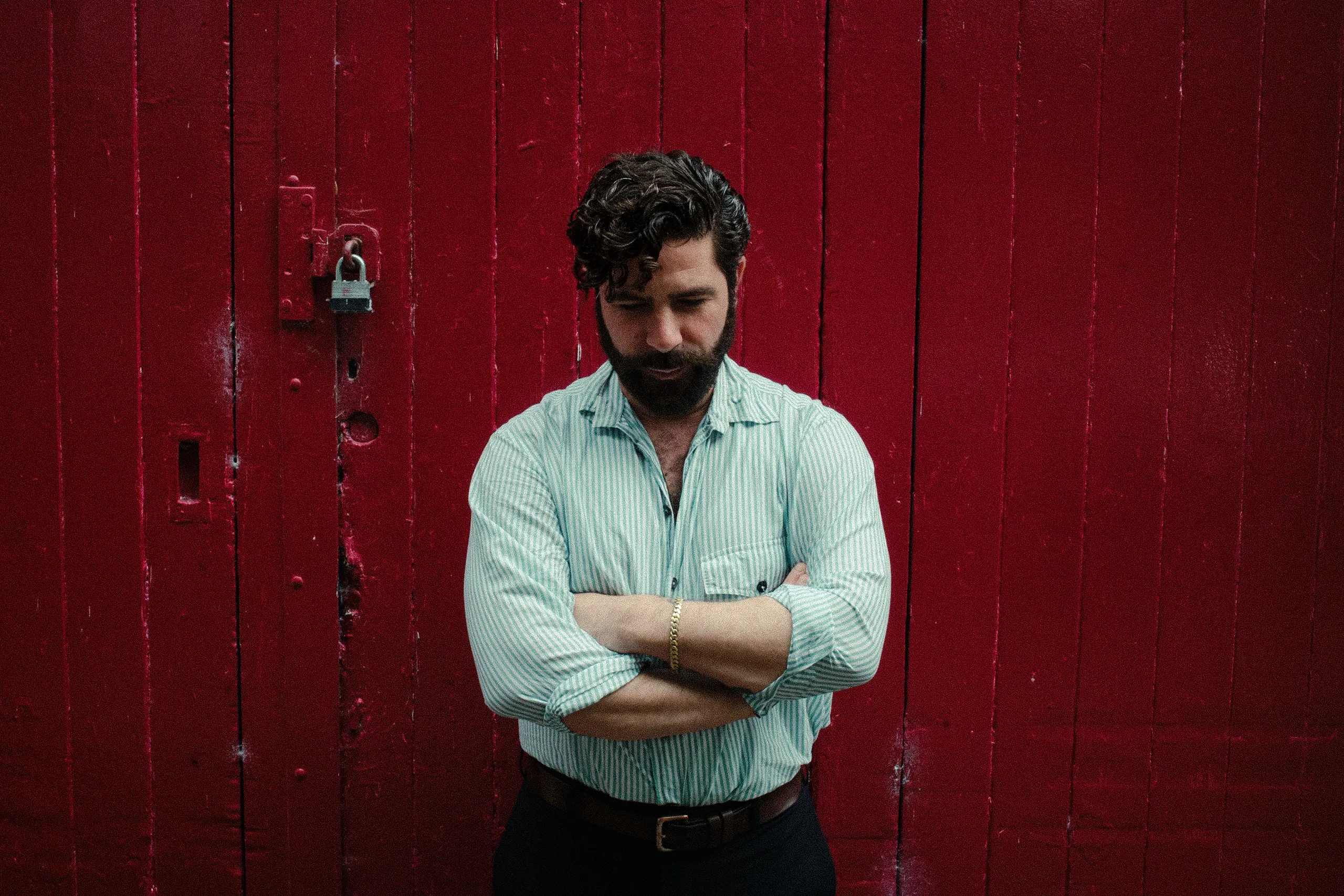 Yannis & The Yaw have released a new single inspired by the Paris refuse strikes, 'Under The Strikes'