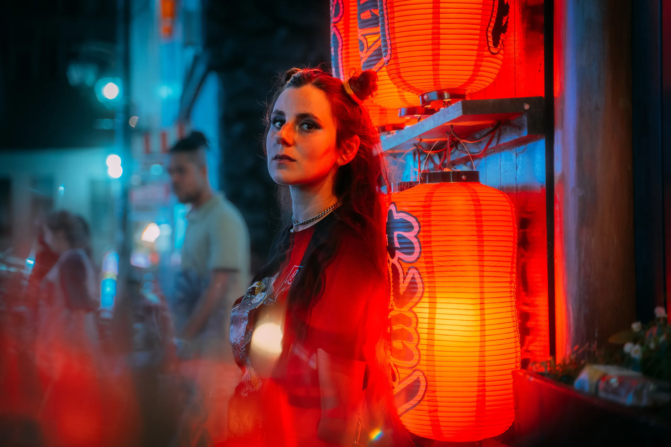 AViVA has released new single 'Sinister' ahead of her Reading & Leeds performances