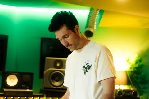 Bastille have unleashed part four of Dan Smith’s ‘& (Ampersand)’ project, featuring new single ‘Bored & Overboard (Pandora’s Box)’