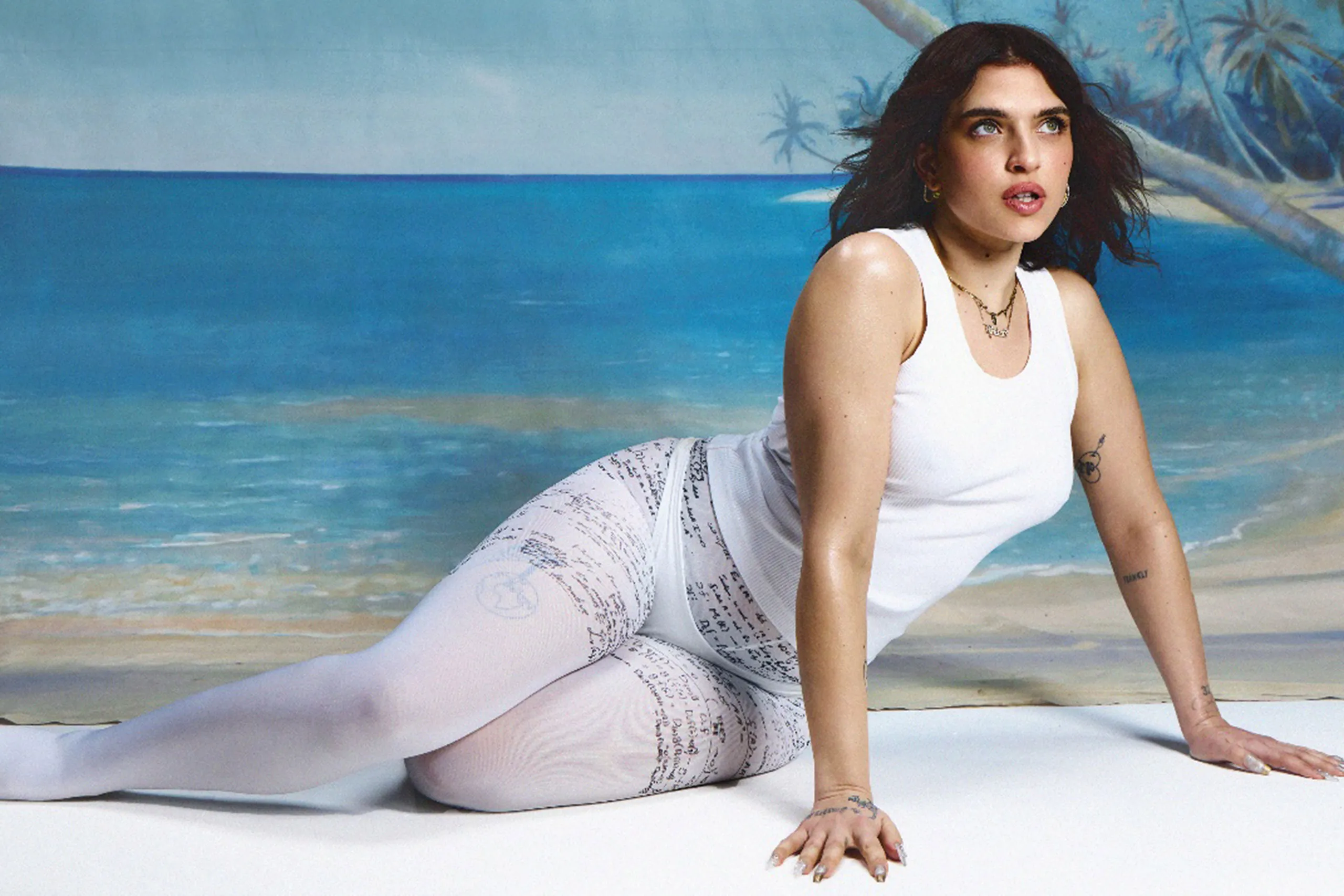 Mae Muller shares 'Hello Kitty' video and confirms London Oslo show