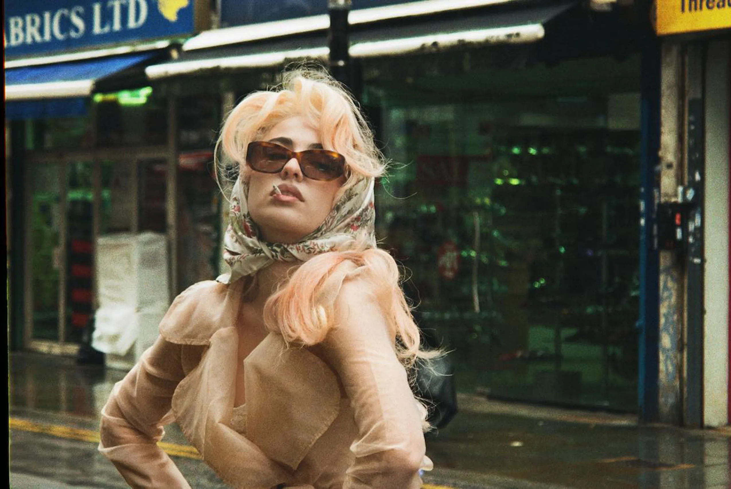 Sofia and the Antoinettes has unveiled cinematic new single ‘Vespa’