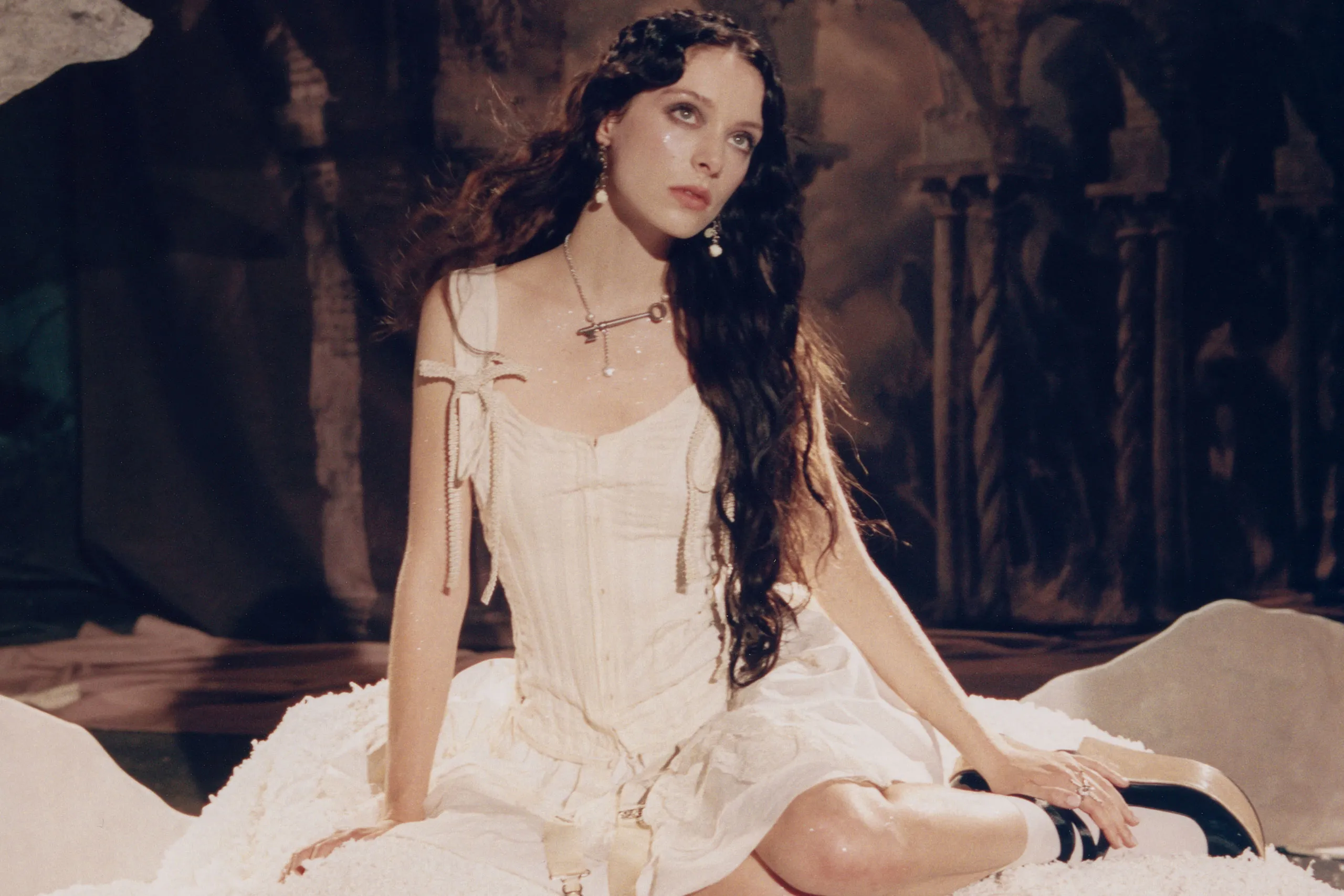 Holly Humberstone is back with a new single, check out gothic love song 'Die Happy'