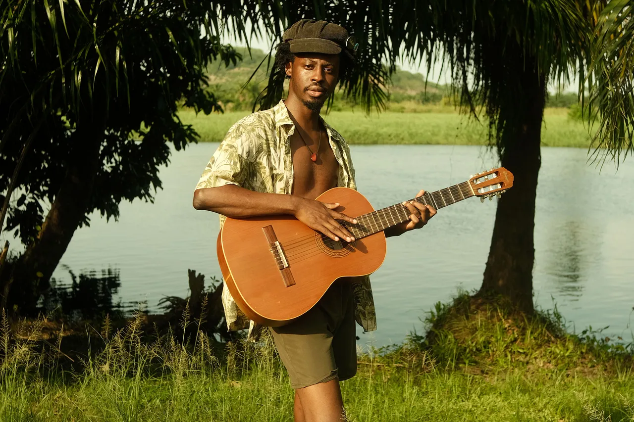 Touching grass with Tommy WÁ