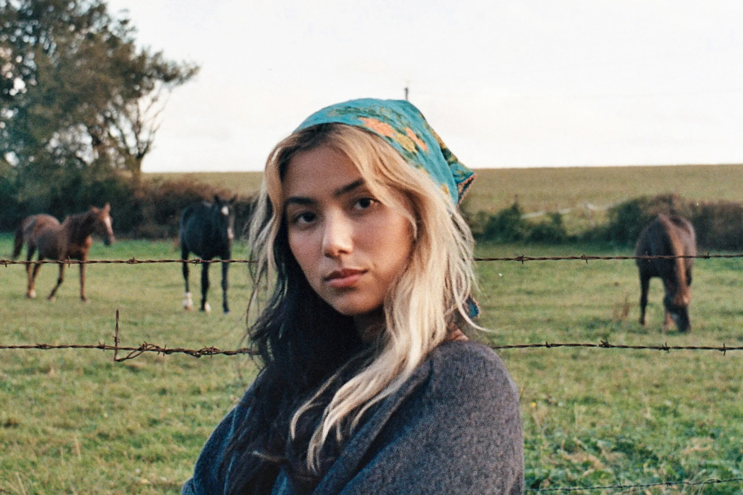 spill tab is teasing her upcoming album with a soundtrack to "going absolutely feral", new single 'De Guerre'