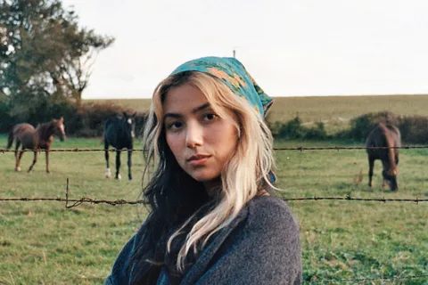 spill tab is teasing her upcoming album with a soundtrack to "going absolutely feral", new single 'De Guerre'