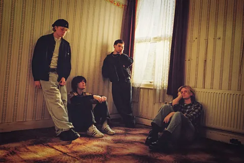 Keo share new breakup anthem 'Thorn' ahead of UK and Ireland tour